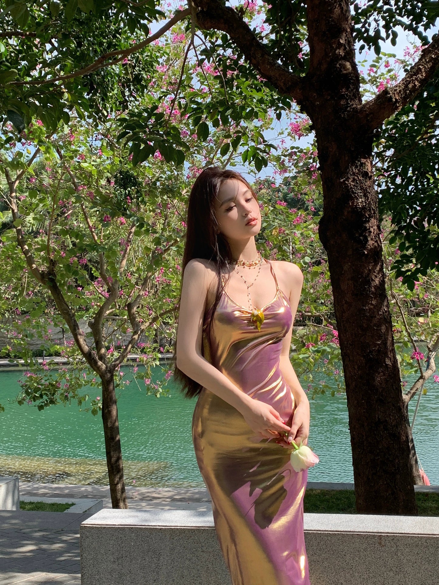 Fashion women's wear Beautiful Green Luminous Fabric Gradient Color Backless Slim Fit Sling Dress Women's Long Skirt 2024 New