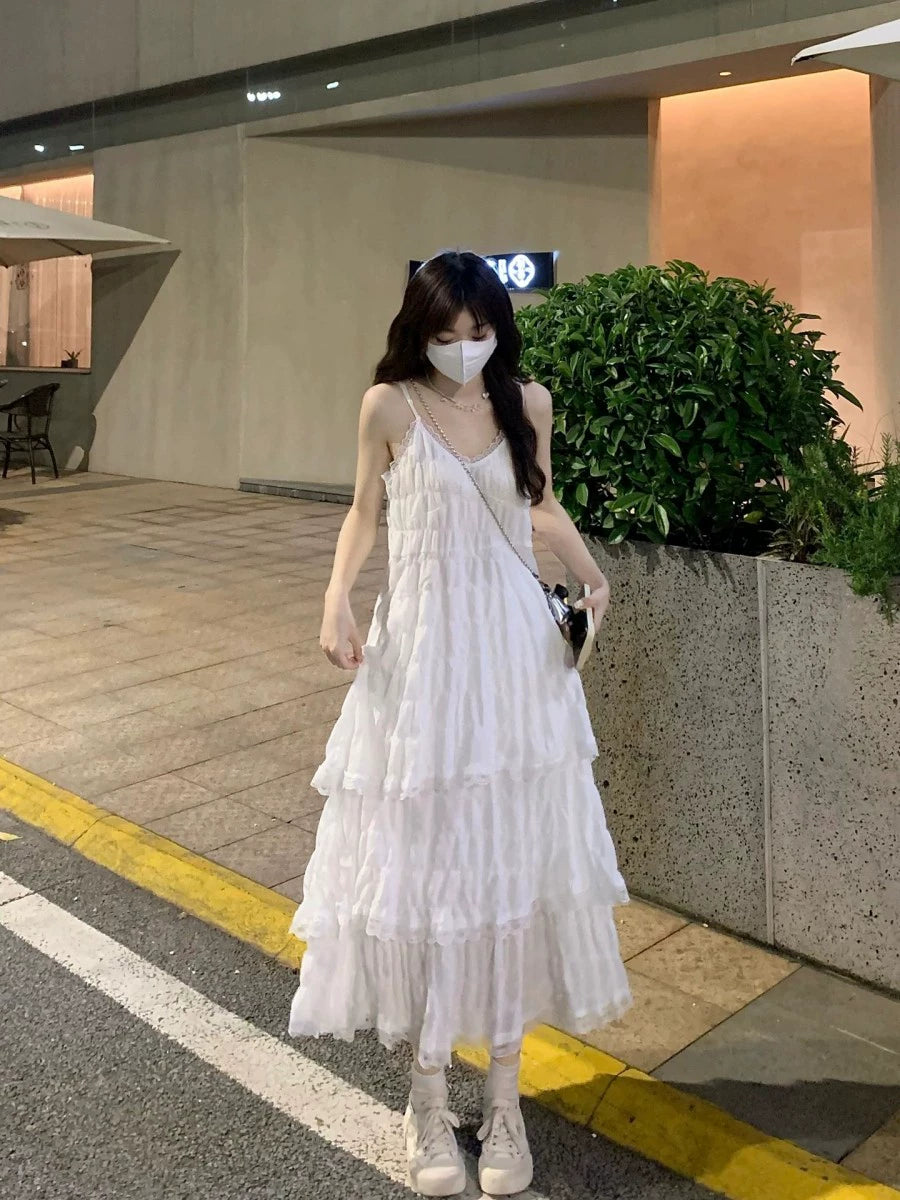 Fashion women's wear 2024 New Style White Small French Strap Dress Female Summer Tea Break Platycodon Grandiflorum Small Figure Flattering Tiered Dress