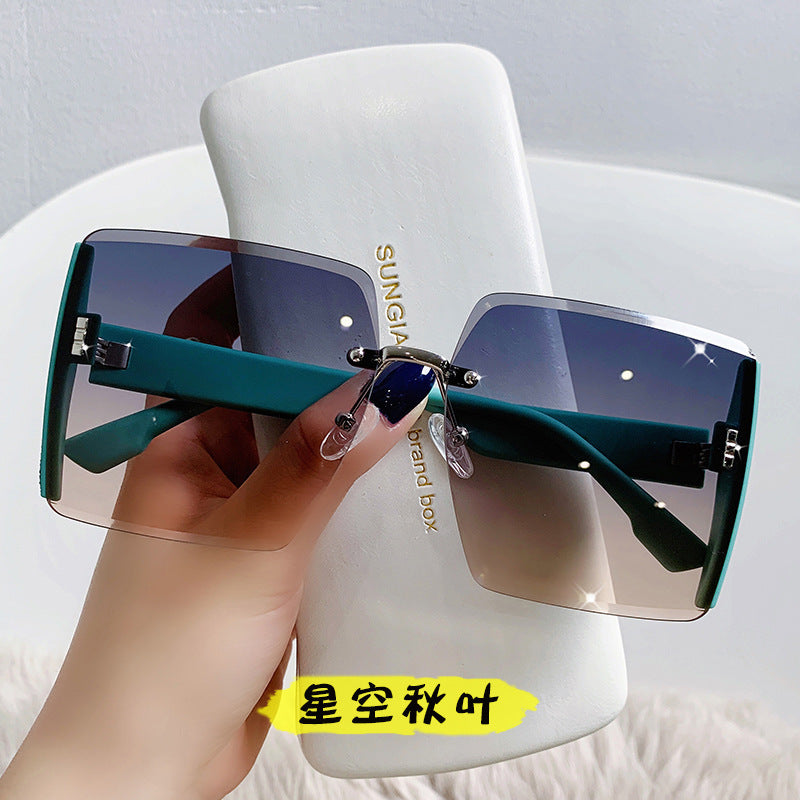 Women's fashion glasses 跨境墨镜女士高级感ins2022年新款防晒防紫外线大脸显瘦太阳眼镜