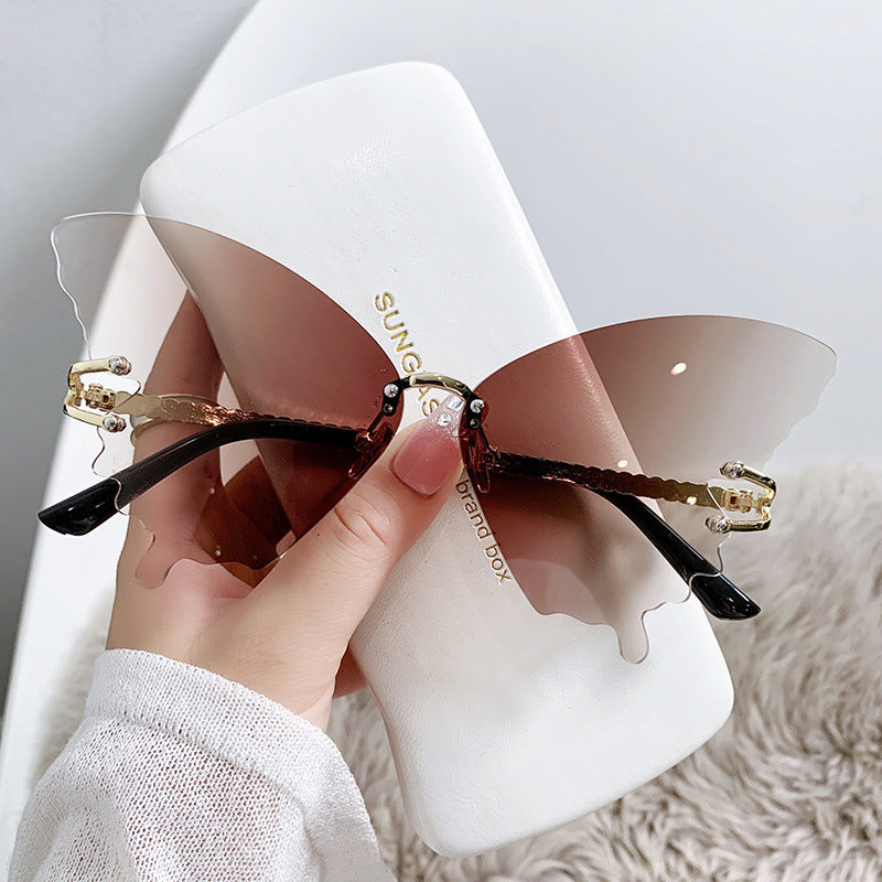 Women's fashion glasses 新款蝴蝶太阳镜女时尚大框渐变色墨镜欧美潮流街拍太阳眼镜跨境