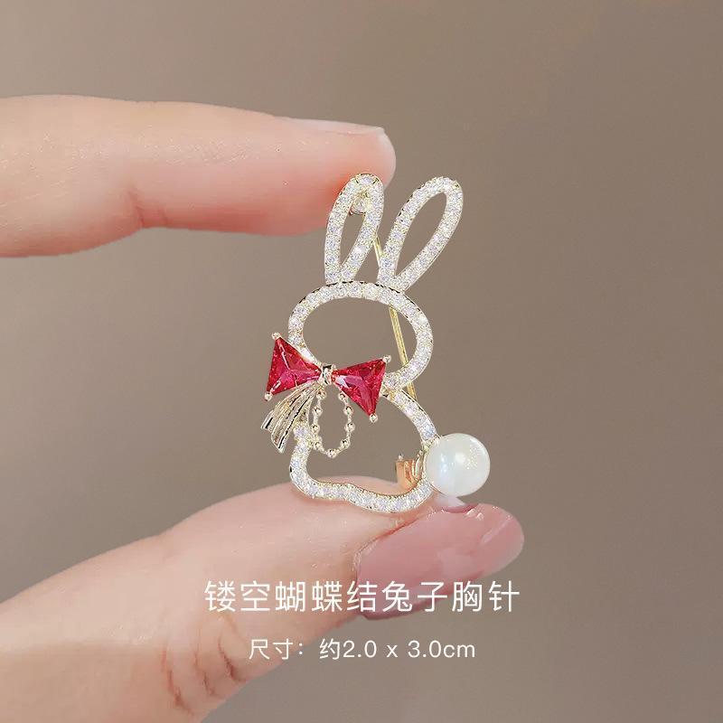 配饰胸针韩国新款时尚高档胸针女水钻丝巾扣防走光扣水晶胸花别针珍珠饰品