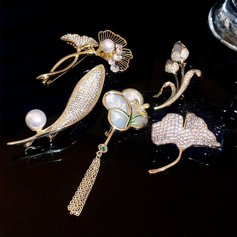 配饰胸针真金电镀锆石花朵胸针复古轻奢高级感胸花时尚百搭设计感饰品批发