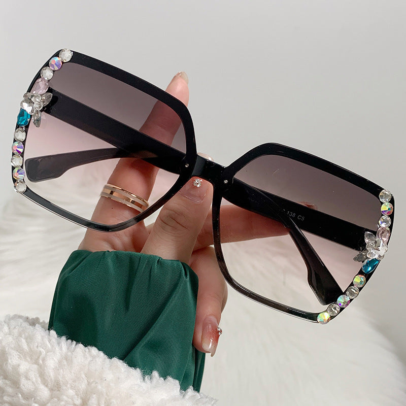 Women's fashion glasses 镶钻墨镜女款韩版潮无框水晶切边太阳眼镜女士防紫外线镶钻太阳镜