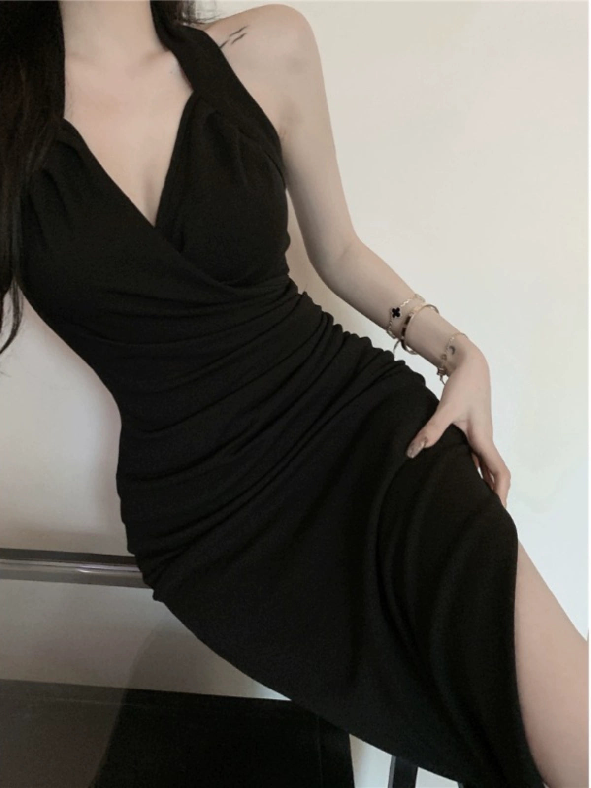 Fashion women's wear Sexy Hot Girl Elegant Halter V-neck Strap Dress Women's Summer New Pure Want to Tight Waist Sheath Mid-Length Skirt