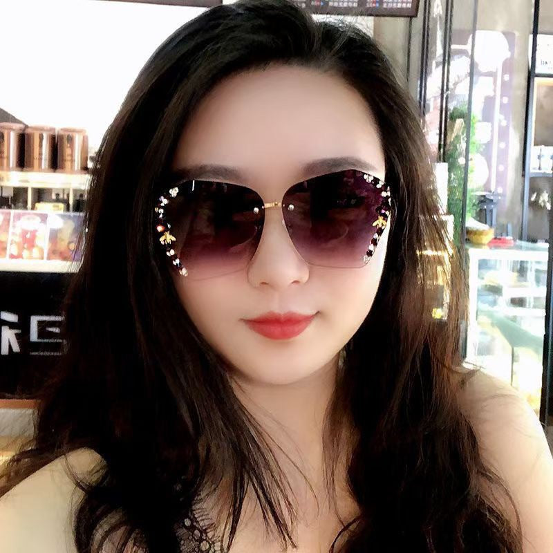 Women's fashion glasses 网红带钻墨镜女2022小蜜蜂水钻无框大脸显瘦太阳眼镜女防紫外线
