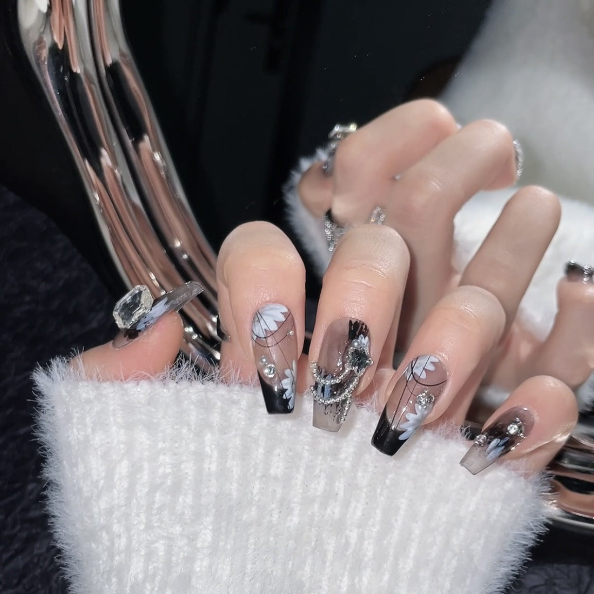 (Hand-Made Nail) Secret Black New Chinese Style Cool Feeling Stick-on Crystals Wear Armor New High-Grade Feeling Small White Fake Nail Patch