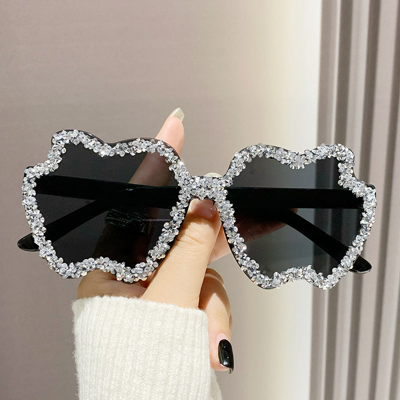 Women's fashion glasses 跨境镶钻透明果冻色苹果太阳镜男女士桃心墨镜欧形连体苹果眼镜