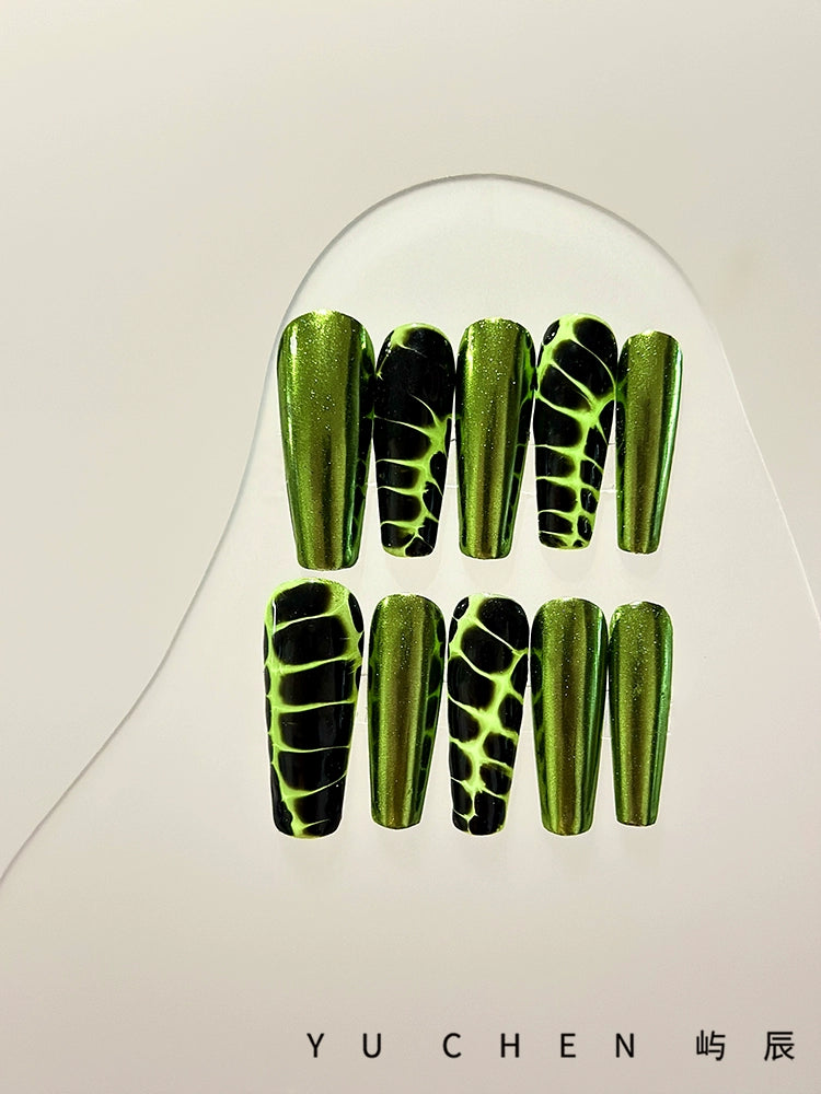 Yuchen Original | Green Snake Metal Nail Wear Nail Magic Mirror Effect Powder Pure Hand Drawing Python Pattern Hot Girl Original Design