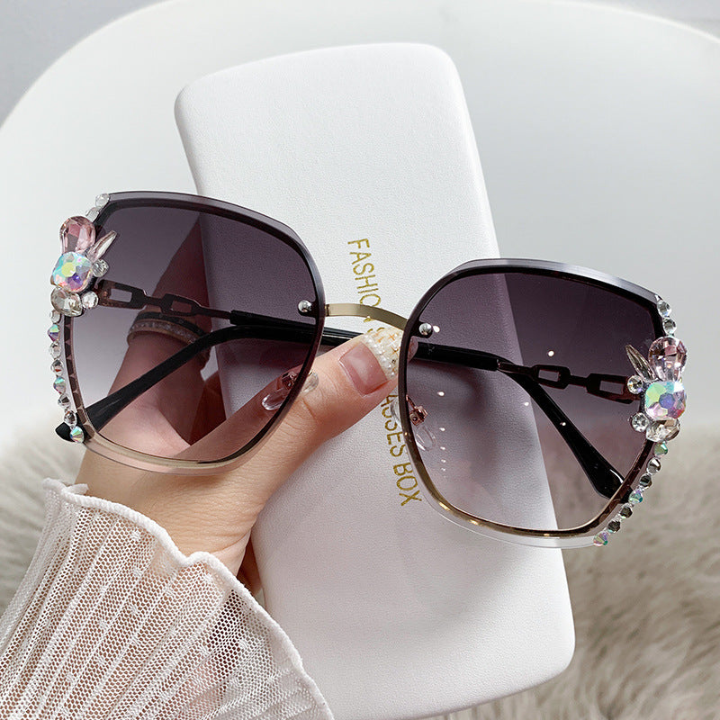 Women's fashion glasses 2022欧美新款大框切边水钻太阳镜眼镜大脸显瘦镶钻墨镜女防紫外线