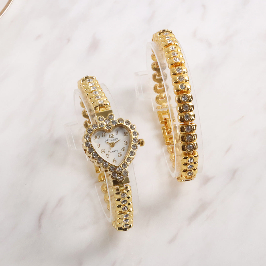 Fashion women's watchCross-Border Fashion Personalized Diamond Women's Watch Heart-Shaped Rhinestone Fashion Quartz Bracelet Watch Foreign Trade Wholesale 2293