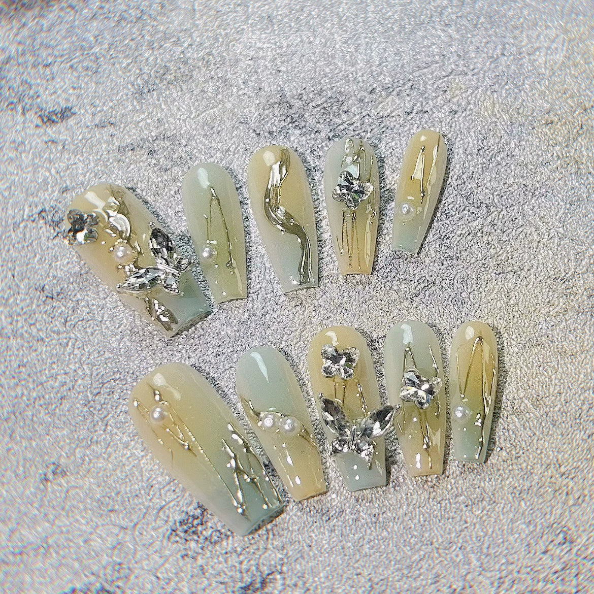 (Hand made nail) [Glass] Handmade Wearable Nail Butterflies Show White Nail Clips, High Grade, Fairy, Gradual, Small and Popular Nail Beauties, Detachable