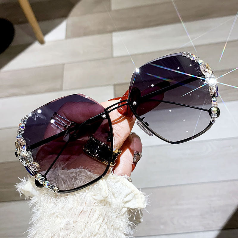 Women's fashion glasses 跨境风墨镜女新款时尚防紫外线水钻大脸显瘦太阳镜网红潮眼镜ins