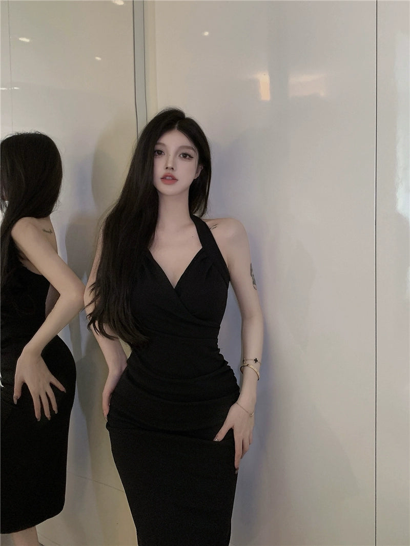 Fashion women's wear Sexy Hot Girl Elegant Halter V-neck Strap Dress Women's Summer New Pure Want to Tight Waist Sheath Mid-Length Skirt
