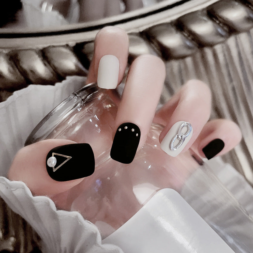 Fashion  nail Autumn and Winter Style Simple Black Cool Chain Finished Nail Beauty Short Wear Fake Nails Detachable Nail Tip Wear Armor X96