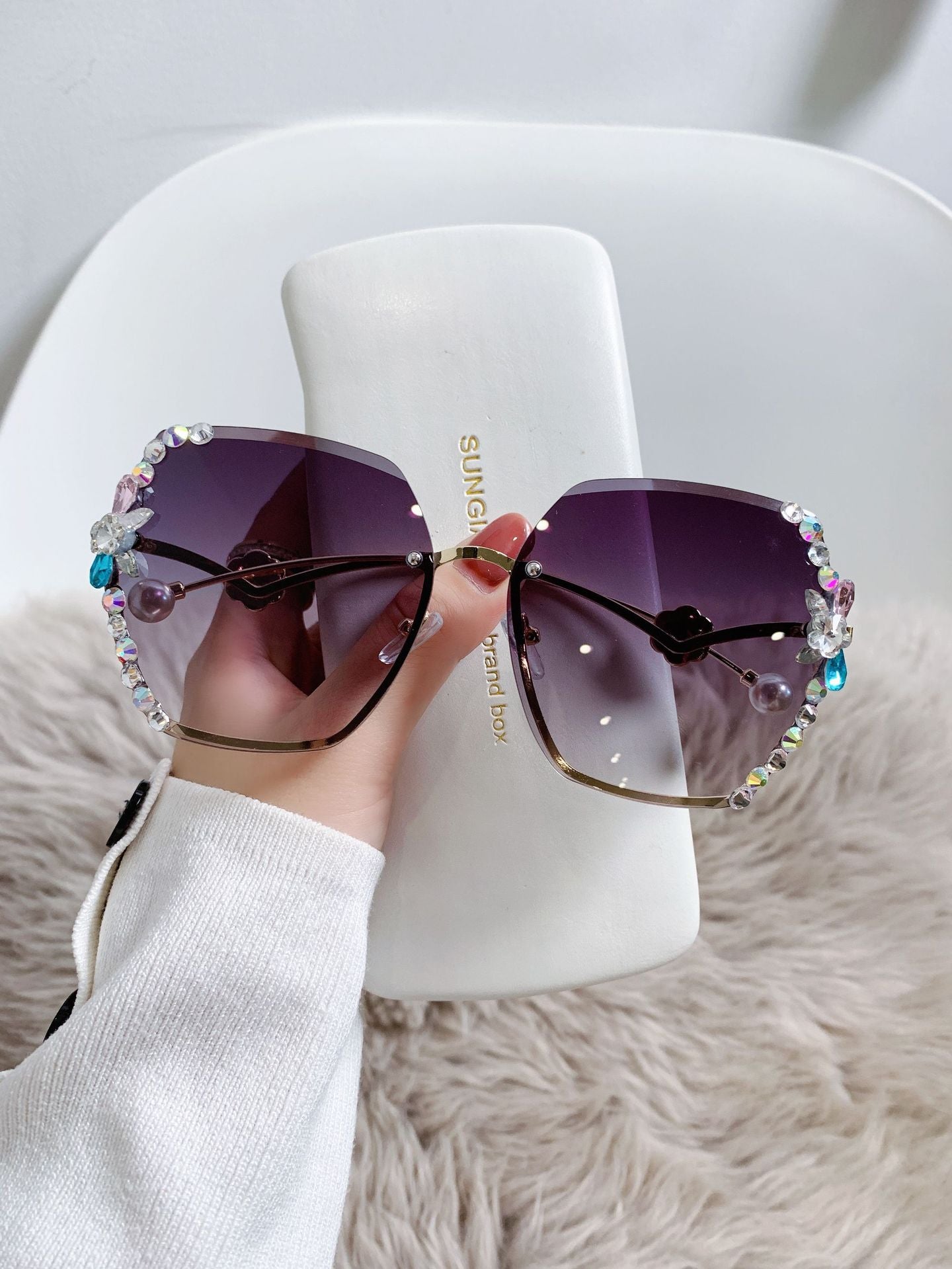 Women's fashion glasses 2022新款珍珠水钻防晒防紫外线墨镜网红ins圆脸太阳镜镶钻潮