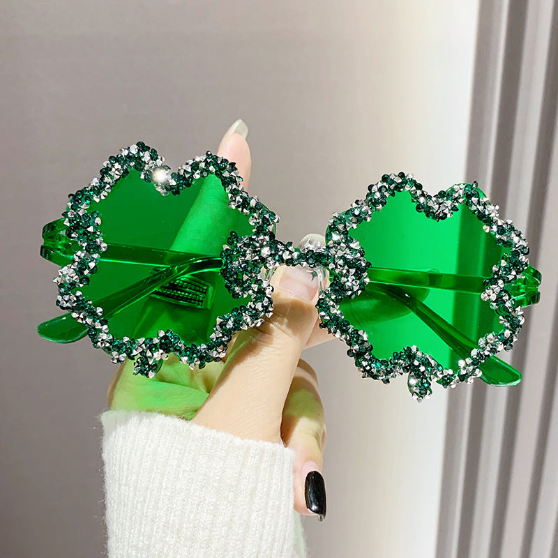 Women's fashion glasses 新款跨境镶钻透明果冻色四叶草太阳镜男女士墨镜欧形连体水钻眼镜