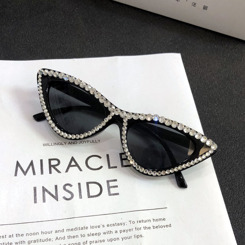 Women's fashion glasses 纯手工镶钻墨镜女蹦迪个性三角嘻哈猫眼镜韩版社会男潮拍照太阳镜