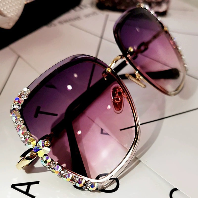 Women's fashion glasses 2022新款太阳镜女防紫外线圆脸大脸显瘦时尚大框镶钻墨镜女韩版潮