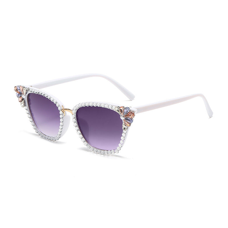 Women's fashion glasses 跨境新款镶钻猫眼太阳镜个性金属鼻梁水钻眼镜欧美街拍墨镜批发