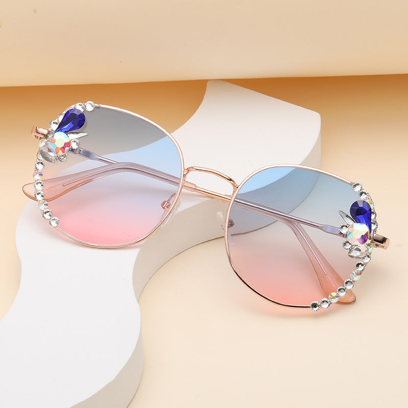 Women's fashion glasses 新款韩版水晶太阳镜时尚框架优雅女士镶钻素颜街拍墨镜防紫外线