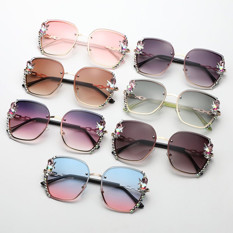 Women's fashion glasses 2022欧美跨境水钻墨镜女钻石切边太阳镜防紫外线奢华海洋片眼镜