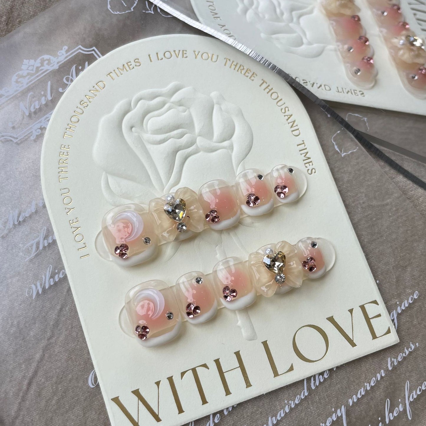 (reusable nail)Europe and the United States spice girls three-dimensional snake pattern fake nails patch white wear nail art finished hand dark red spice girls nail art.