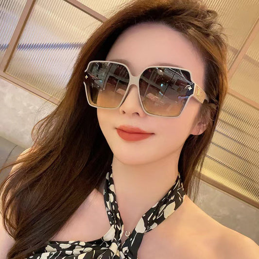2023 New Fashion Square Frame Sunglasses Women's Small Fragrance Light Luxury Sunglasses Anti-UV Large Frame Versatile Glasses