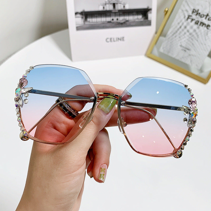 Women's fashion glasses 2023新款跨境时尚水钻墨镜女显瘦太阳镜潮款防晒防紫外线韩版眼镜