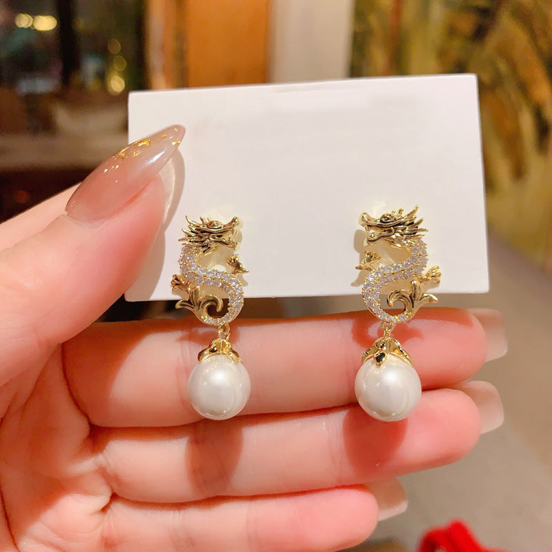 红色过年喜庆耳环女龙年本命年耳钉高级感小众设计感秋冬新年耳饰
