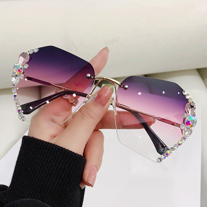 Women's fashion glasses 跨境新款镶钻墨镜女潮街拍大脸显瘦防紫外线水钻太阳眼镜显脸小