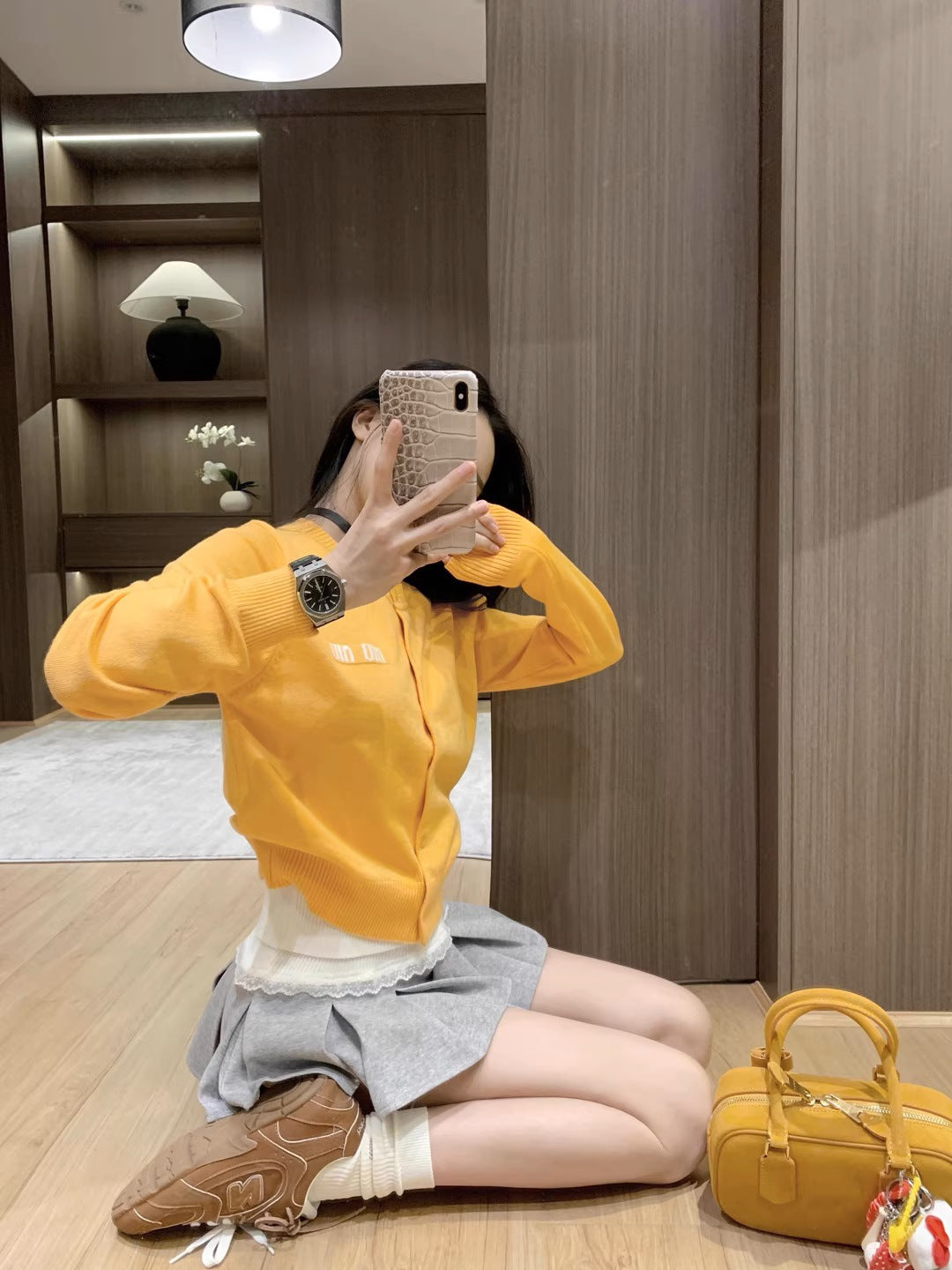 Dopamine tops Free shipping Tattoo White ceiling, girlish age-reducing dopamine college style short knitted cardigan top