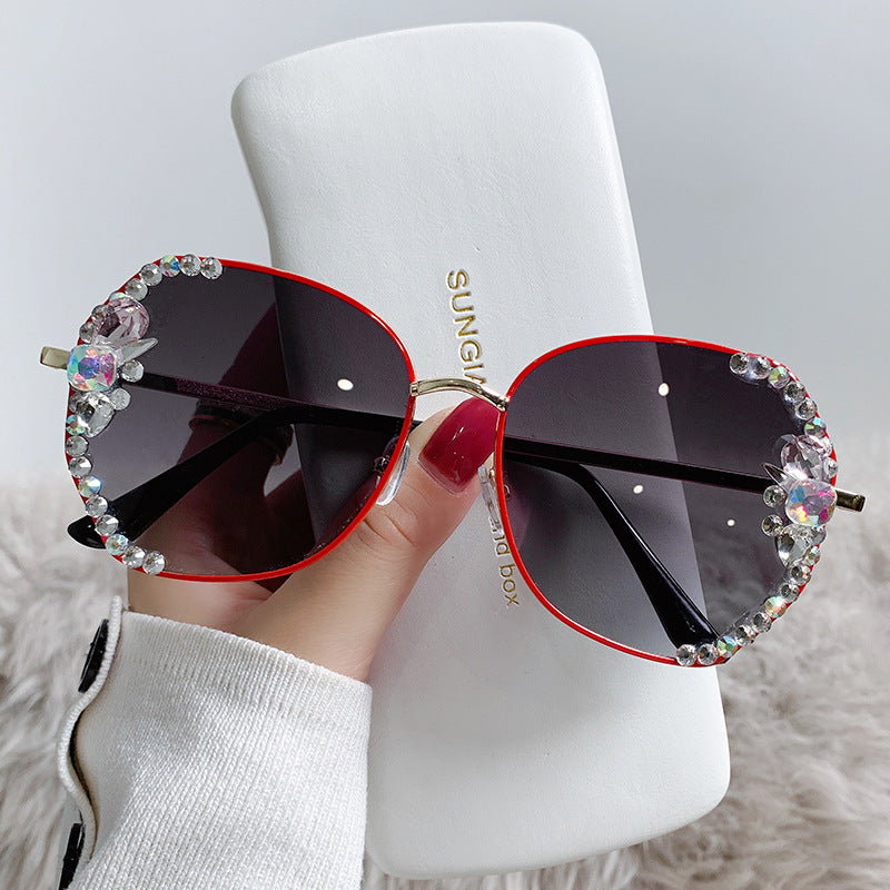 Women's fashion glasses 2024 跨境新款大框偏光镶钻太阳镜女士防紫外线时尚韩版开车墨镜