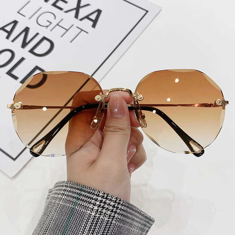 Women's fashion glasses 2024  墨镜女2022年新款潮夏季海边防晒紫外线太阳眼镜开车眼睛大脸显瘦