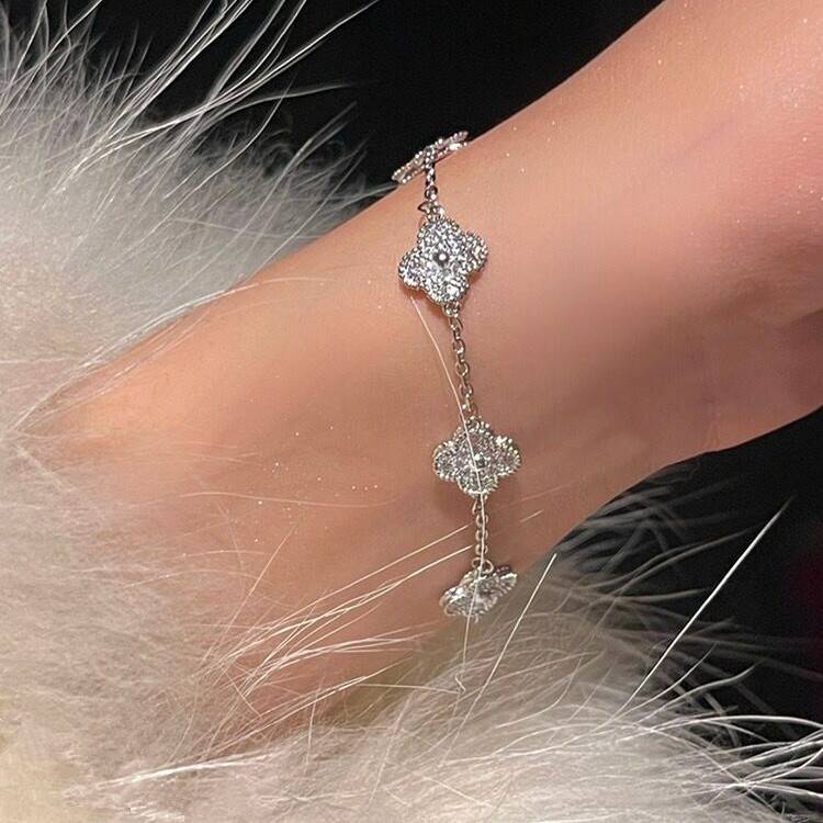 锆石四片叶子花朵手链时尚百搭冷淡风手环简约高级感闺蜜手饰批发