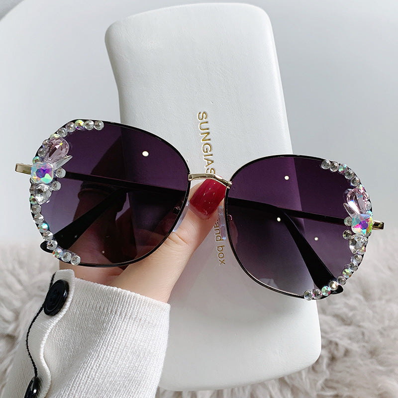 Women's fashion glasses 2024 跨境新款大框偏光镶钻太阳镜女士防紫外线时尚韩版开车墨镜