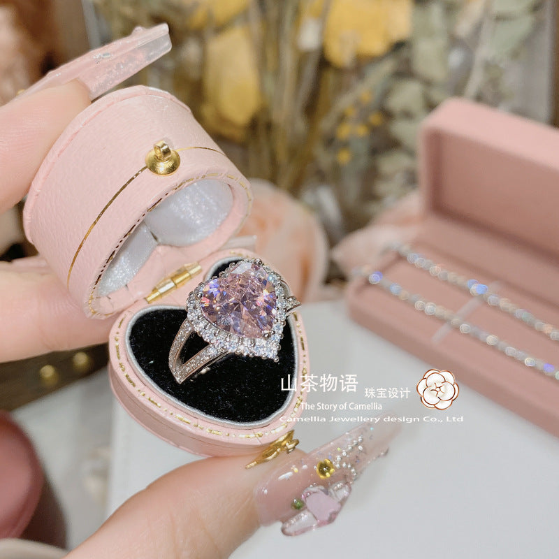 Camellia复古桃心粉色爱心钻戒女 镀金八心八箭锆石心形克拉饰品
