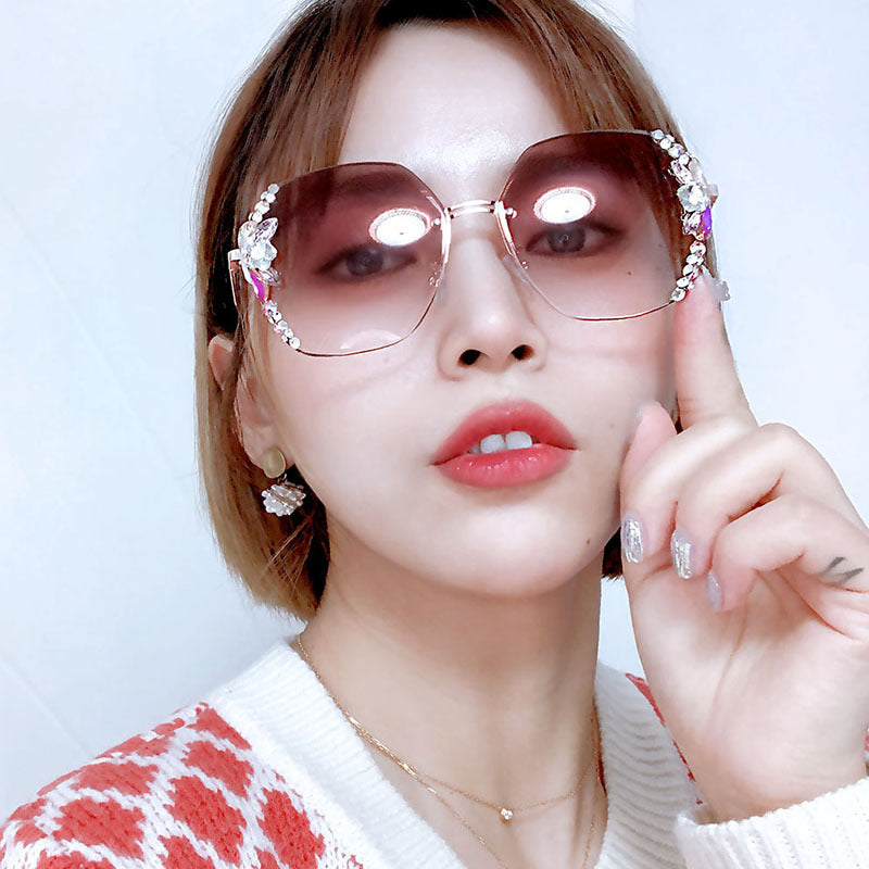 Women's fashion glasses 跨境风墨镜女新款时尚防紫外线水钻大脸显瘦太阳镜网红潮眼镜ins