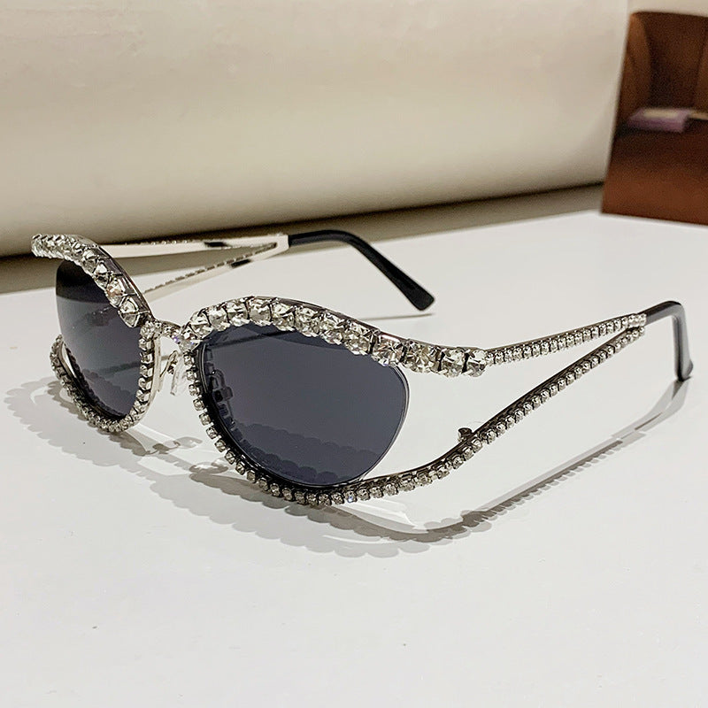 Women's fashion glasses 2023外贸跨境猫眼形镶钻太阳镜欧美街拍网红个性彩钻墨镜女批发