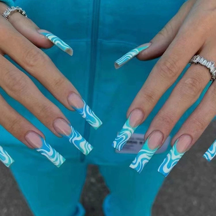 (Hand-made nail) The dark fairy in Europe and America is dying, the magic mirror powder is white, and the finished nail product, Millennium Spice Girl fake nails patch, is worn for a long time.