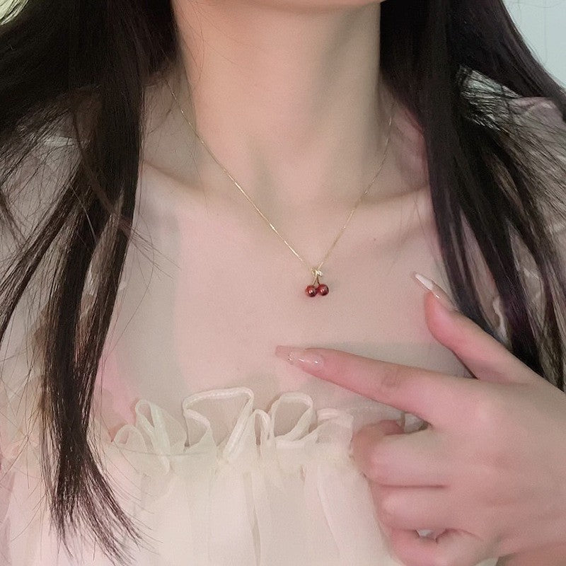 气质高级感珍珠项链女 小众设计轻奢锁骨链爱心吊坠百搭项饰批发