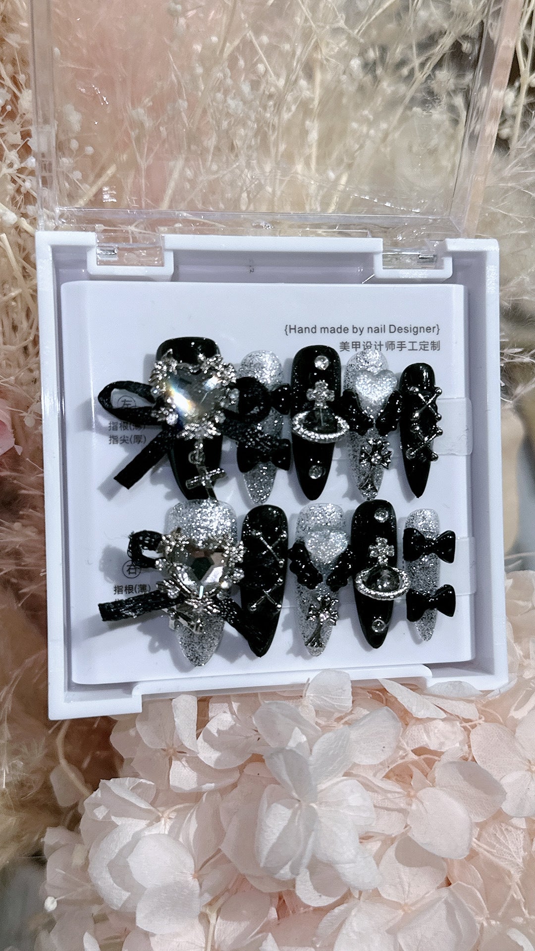 (Hand-Made Nail) Wear a Millennium Hot Girl Y2g Black White Two-Dimensional Lolita Detachable Fake Nails Nail Stickers