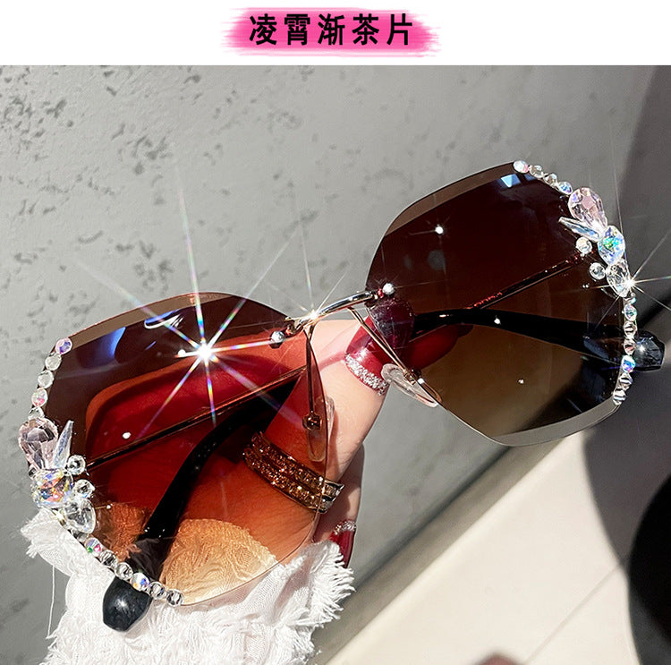 Women's fashion glasses 2024新款时尚水钻墨镜女显瘦太阳镜网红潮款防晒防紫外线韩版眼镜