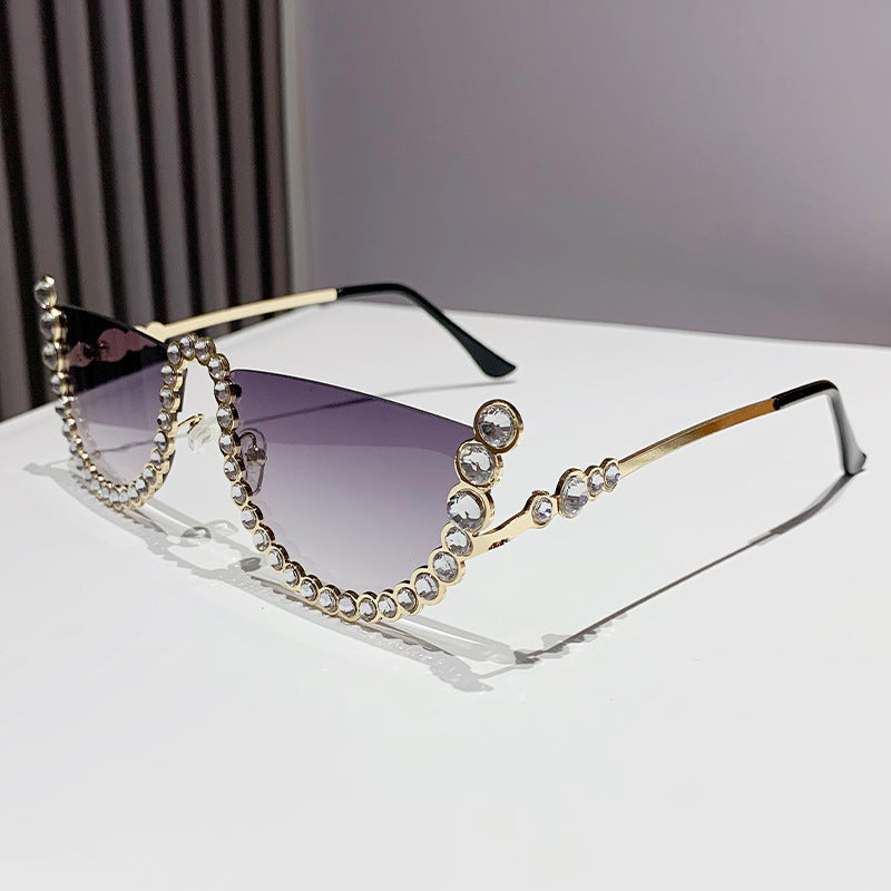 Women's fashion glasses 欧美镶钻大框架跨境水钻墨镜女异形波浪切边眼镜防晒显瘦太阳镜