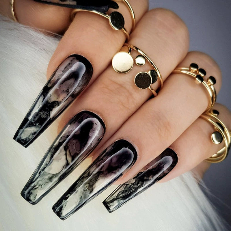 (Hand made nail) European and American long INS style wearable nail patches, fake nail patches, diamond flame heart nail patches, finished product