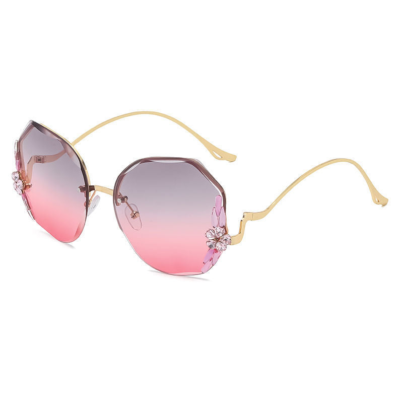 Women's fashion glasses 2022跨境新款渐变镶钻无边框太阳镜女圆脸墨镜个性墨镜脸长脸方脸