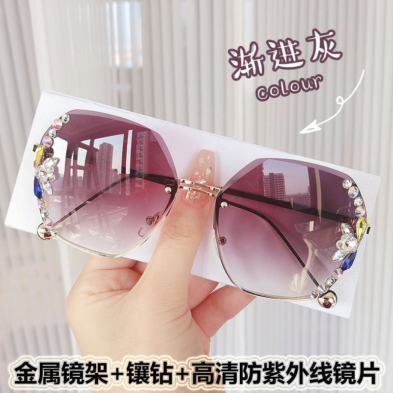 Women's fashion glasses 2022跨境新款时尚镶钻无框切边太阳镜女潮款防紫外线太阳镜现货