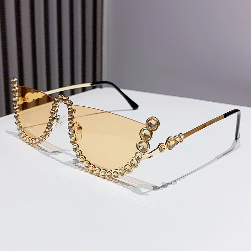 Women's fashion glasses 欧美镶钻大框架跨境水钻墨镜女异形波浪切边眼镜防晒显瘦太阳镜