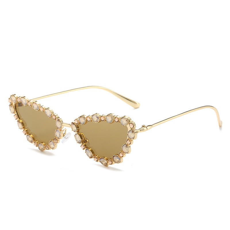 Women's fashion glasses 新款猫眼镶钻太阳镜 个性全金属几何三角手工钻石眼镜跨境ins墨镜