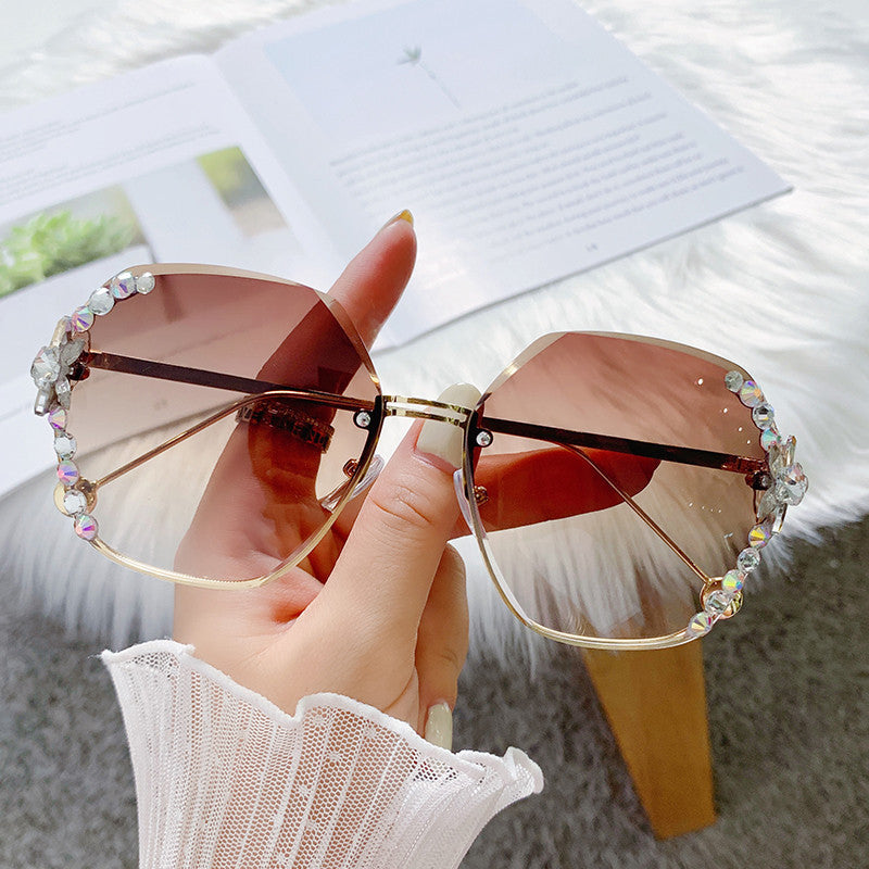 Women's fashion glasses 2024 跨境ins墨镜女镶钻韩版潮街拍防晒显瘦防紫外线太阳镜女