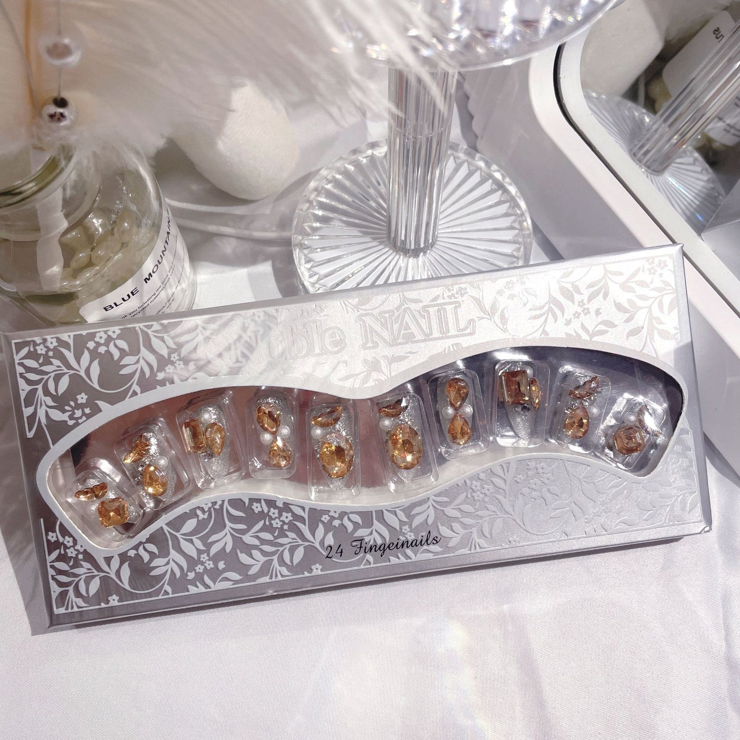 Fashion  nail New Nail Beauty Wear Nail Ins Advanced Pure Desire Wind Nail Patch Wear Nail Rhinestone Big Diamond Nail Stickers U8